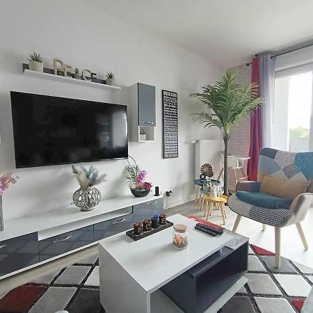 Appartement 4 Pieces - La Rose Des Yvelines - Classe 3 Etoiles トラップ エクステリア 写真
