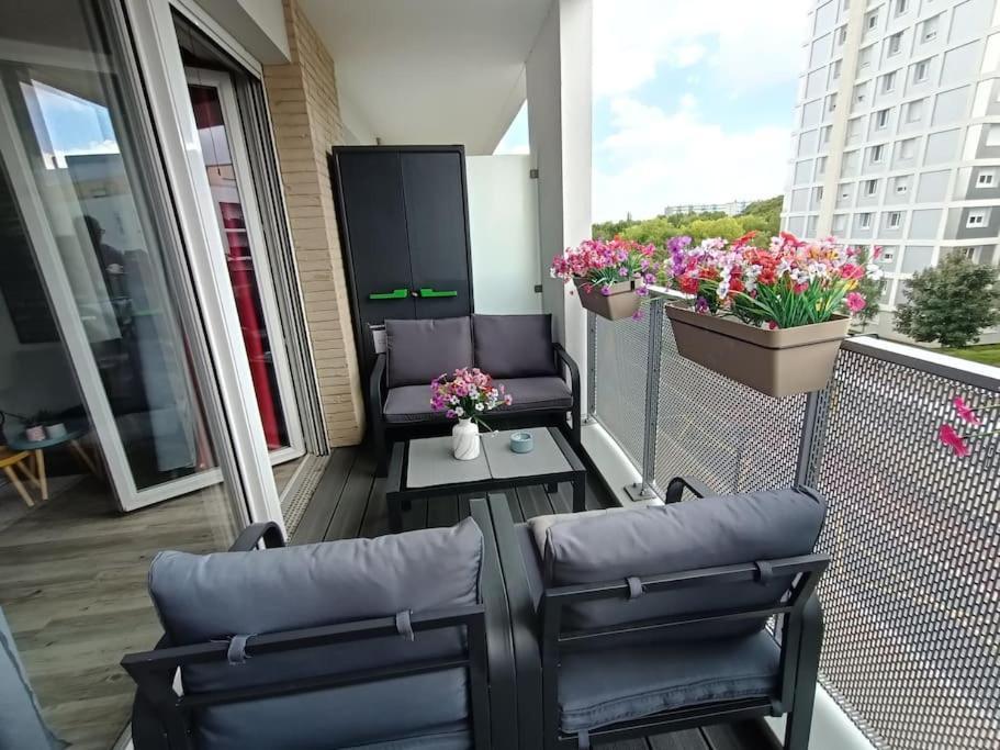 Appartement 4 Pieces - La Rose Des Yvelines - Classe 3 Etoiles トラップ エクステリア 写真