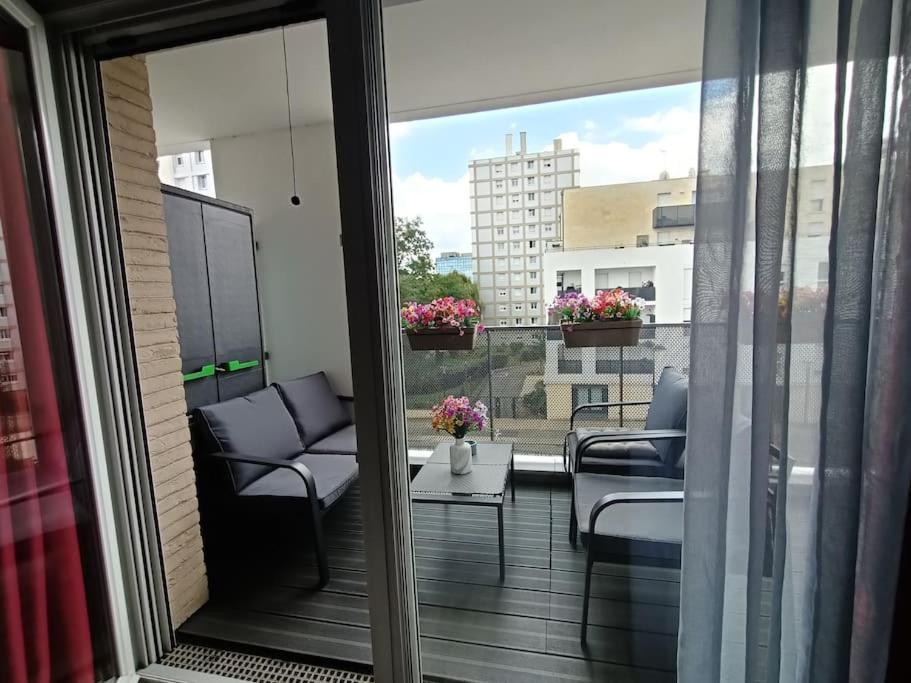 Appartement 4 Pieces - La Rose Des Yvelines - Classe 3 Etoiles トラップ エクステリア 写真