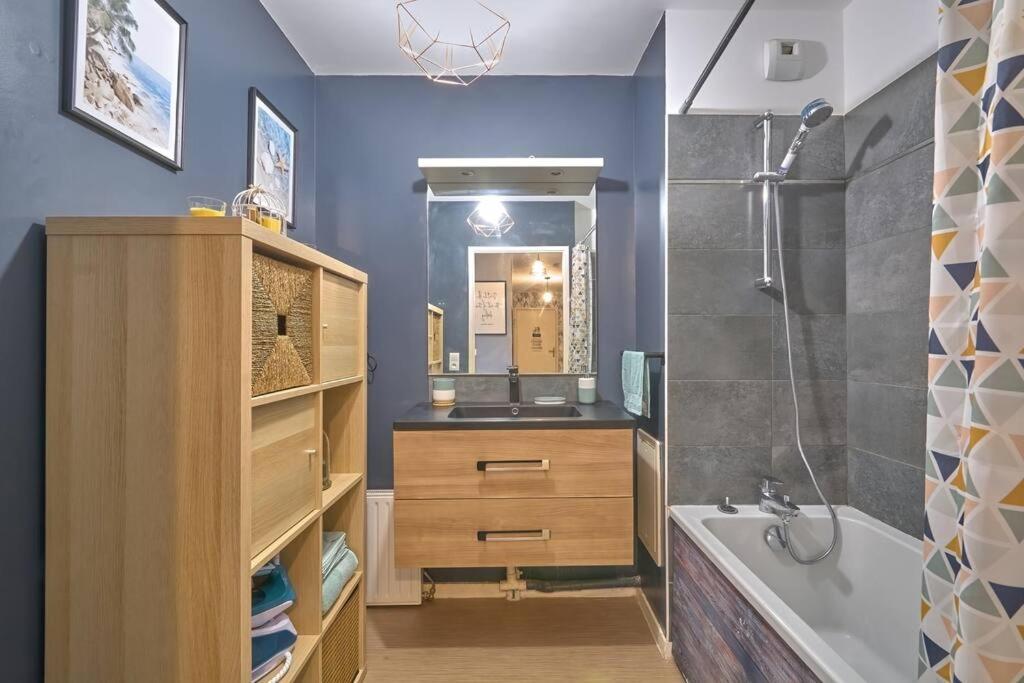 Appartement 4 Pieces - La Rose Des Yvelines - Classe 3 Etoiles トラップ エクステリア 写真