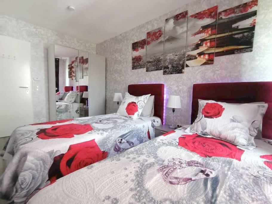 Appartement 4 Pieces - La Rose Des Yvelines - Classe 3 Etoiles トラップ エクステリア 写真