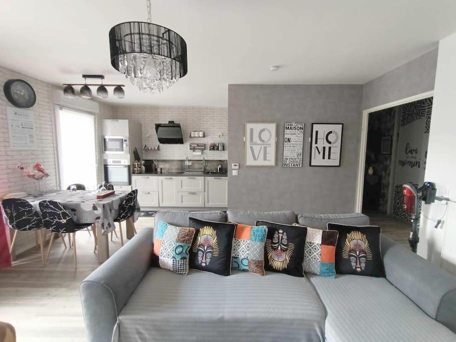 Appartement 4 Pieces - La Rose Des Yvelines - Classe 3 Etoiles トラップ エクステリア 写真