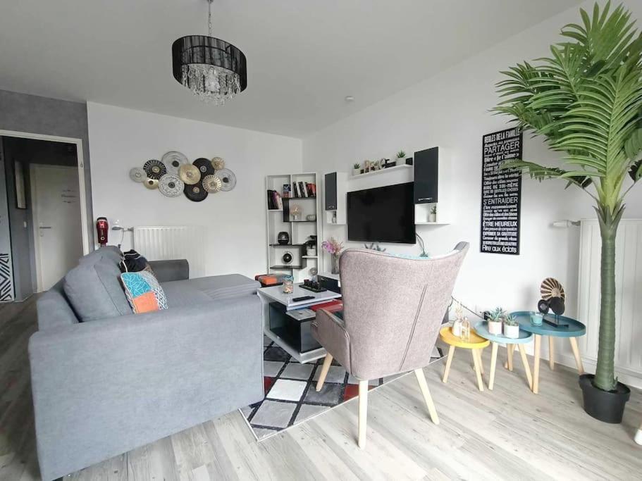 Appartement 4 Pieces - La Rose Des Yvelines - Classe 3 Etoiles トラップ エクステリア 写真